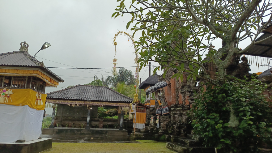 PIODALAN PURA DALEM BAJRA